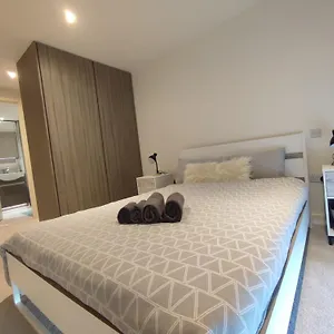 Luxury Riverside With Easy Access To London, O2, Excel Centre And Parking London